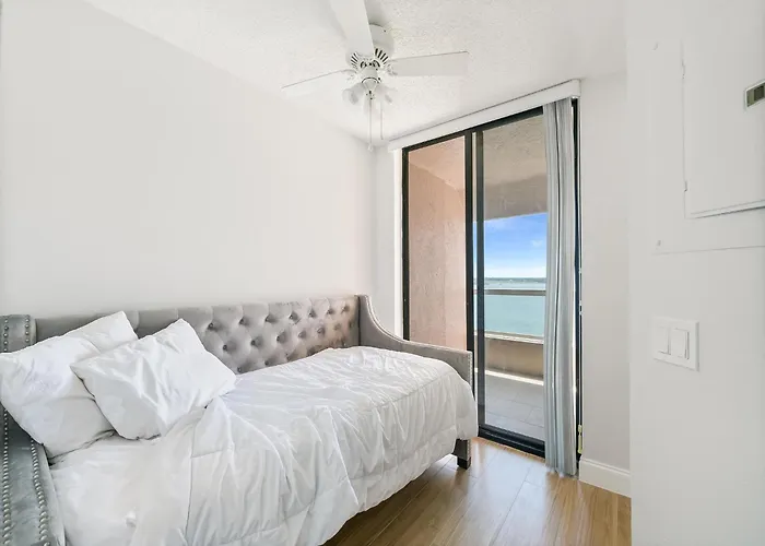 Crescent Club 12e-n * Clearwater Beach